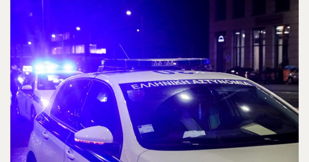 Αθήνα: Άγνωστοι πέταξαν χειροβομβίδα σε κατάστημα γνωστής αλυσίδας καφέ στην Αχαρνών! – Δεν εξερράγη