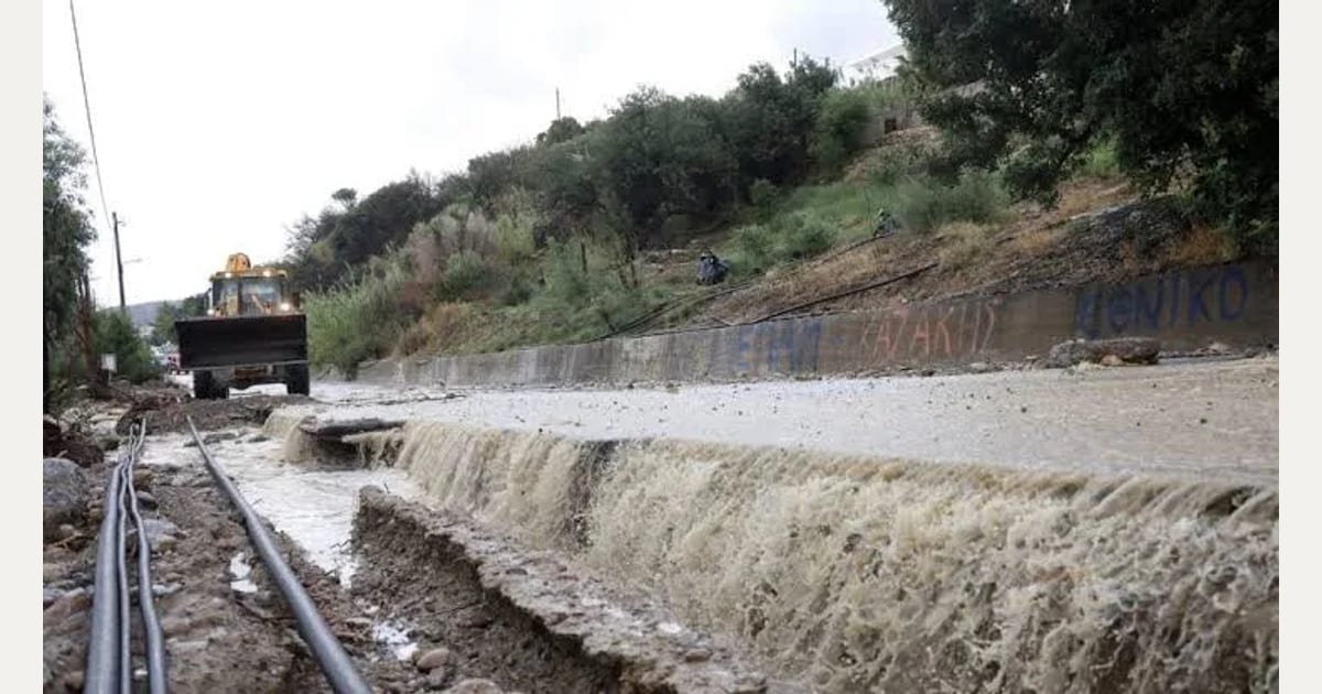 Ηράκλειο: Περισσότερες από 500 κλήσεις στην Πυροσβεστική – Σύσκεψη σήμερα στην περιφέρεια, παρουσία κυβερνητικού κλιμακίου