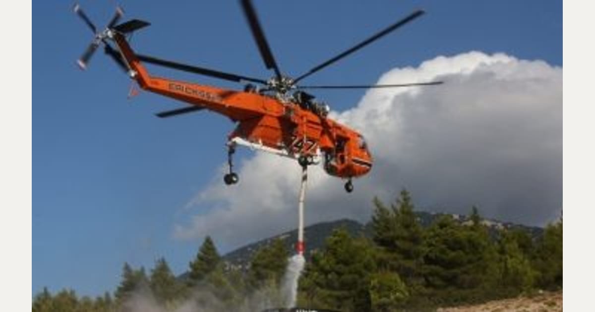 Μαίνεται η πυρκαγιά στη Ρούσα Σουφλίου – Στο σημείο 148 πυροσβέστες και πέντε εναέρια μέσα