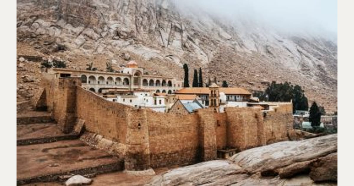 Μονή Σινά: Κινδυνεύει να χάσει άλλα 10 ακίνητα