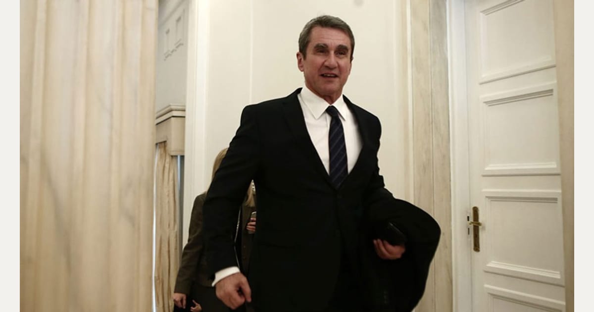Α.Λοβέρδος: Oμάδα αγνώστων «εκτόξευσε» κόκκινες μπογιές στο πολιτικό του γραφείο (βίντεο)