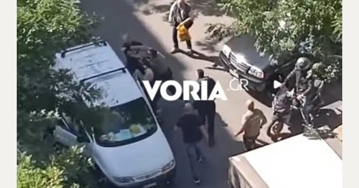 Σκηνές «ροντέο» στη Θεσσαλονίκη: Πήρε σηκωτό οδηγό βαν – Τον χτύπησε στη μέση του δρόμου (βίντεο)