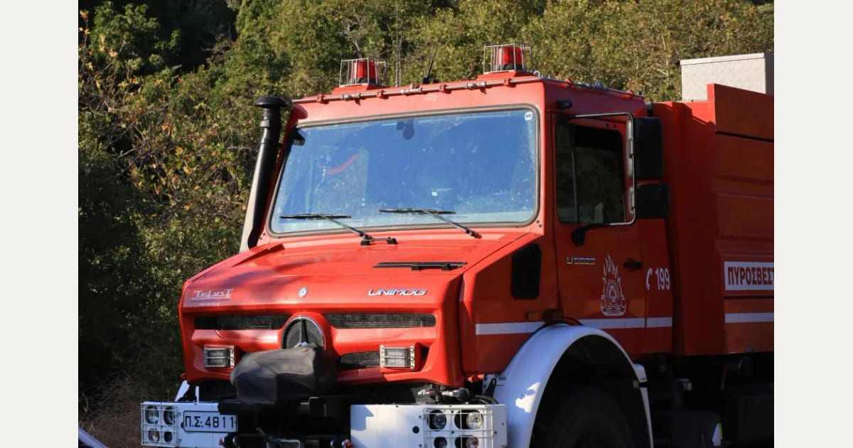 Μαραθώνας: Φωτιά σε αποθήκες του Πολεμικού Ναυτικού