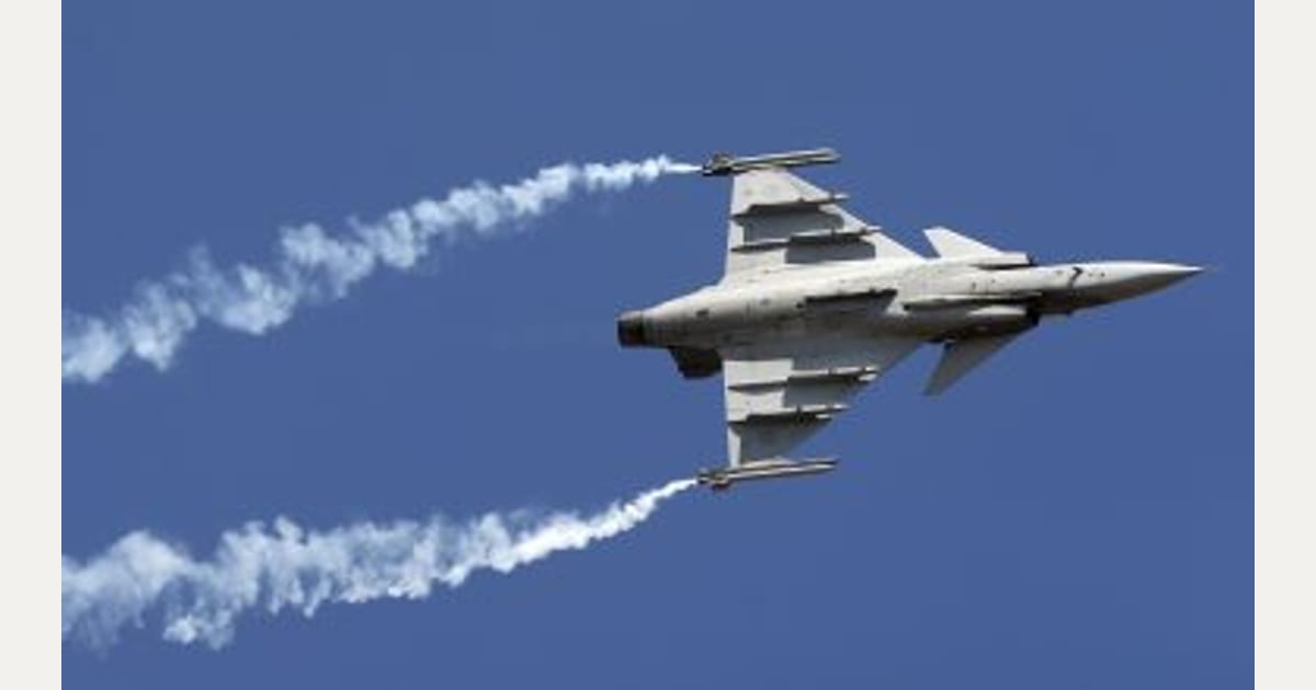 Η Σουηδία στέλνει μαχητικά Gripen και Patriot στην Πολωνία