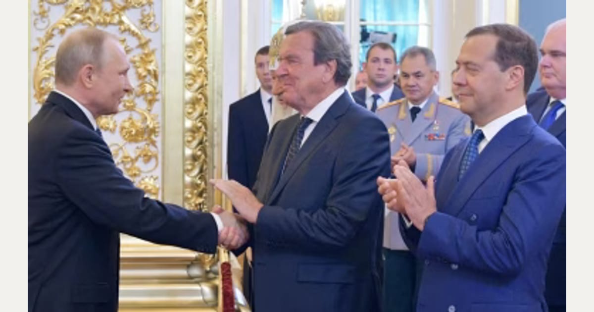 Ο B.Πούτιν κάλεσε τον Γ.Σρέντερ στην κατοικία του ανήμερα των γενεθλίων του (φωτο)
