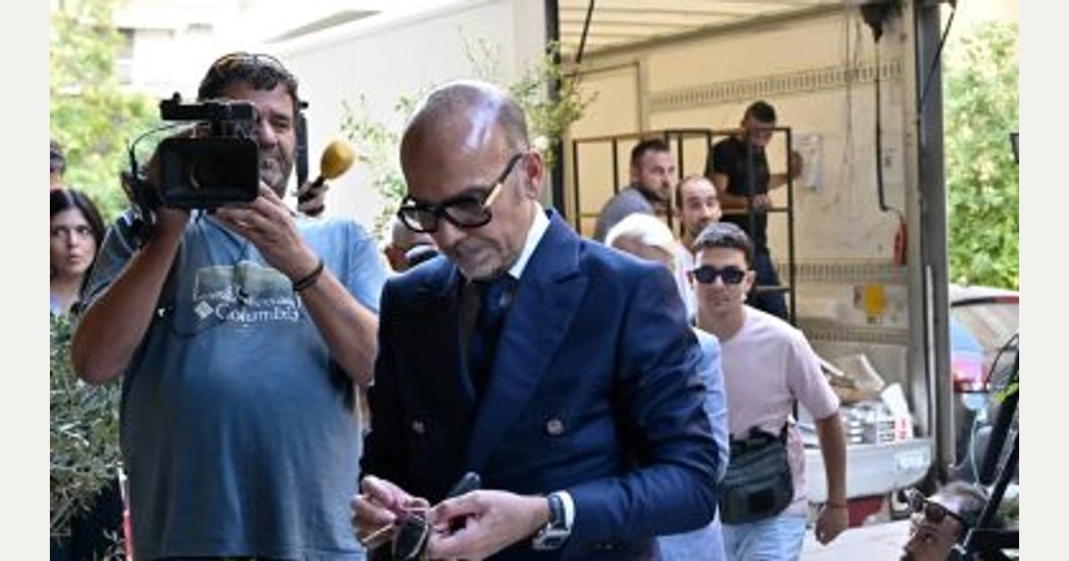 «Τώρα φοράω τα σέξι εσώρουχα»: H μαρτυρία για τα ιδιαίτερα γούστα του Ηλία Θεοδωρόπουλου