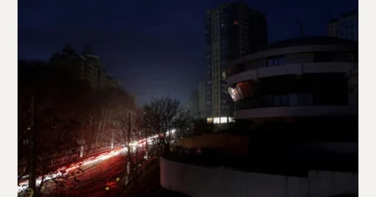 «Μπλακ άουτ» στην Οδησσό: Χωρίς ρεύμα και νερό μεγάλο μέρος της πόλης (βίντεο)