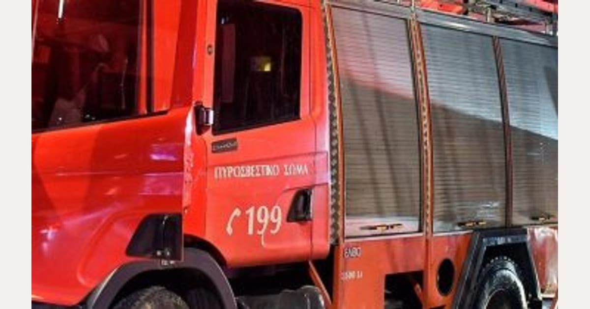 Αιγάλεω: Φωτιά σε δύο βιοτεχνίες – Μεγάλες ζημιές στα κτίρια