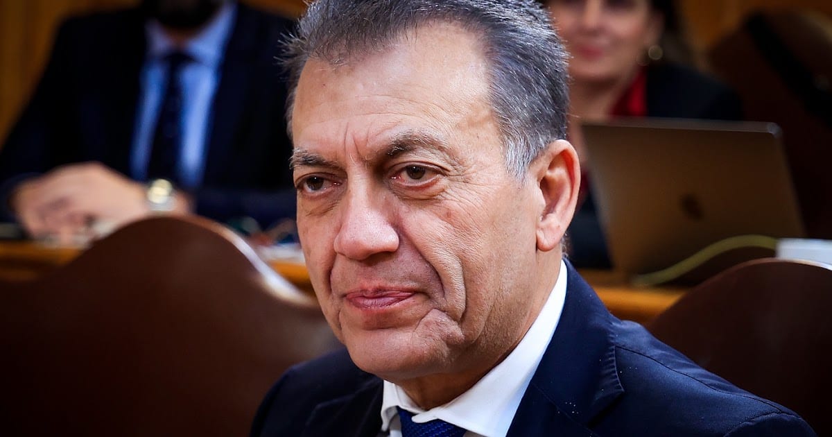 Ιστορικός συμβιβασμός ή υπουργικός... στρουθακαμηλισμός?
