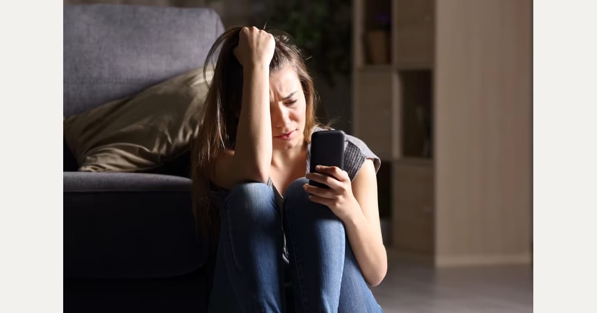 Εφιάλτης για νεαρή στην Αθήνα: Ανέβασαν ψεύτικη ερωτική αγγελία με φωτογραφίες και το τηλέφωνό της