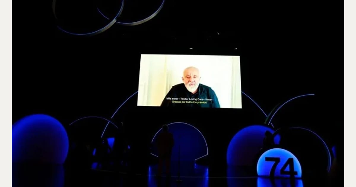 Ο Βρετανός σκηνοθέτης Μάικ Λι βραβεύτηκε στο Σαν Σεμπαστιάν για την ταινία «Tender Loving Care»