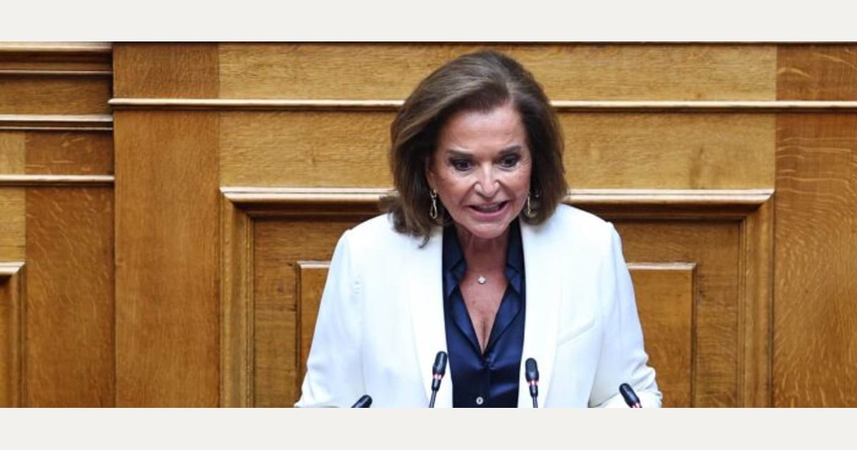 Δικαιώνουν την Ντόρα οι «γαλάζιοι» αλαζόνες