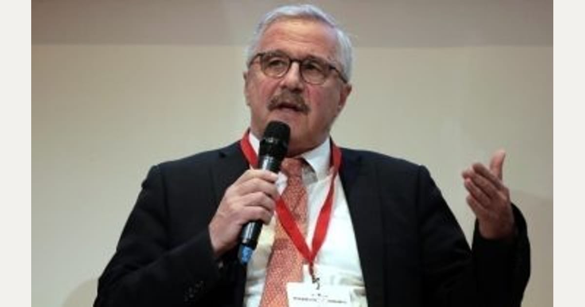 Μανιάτης: Να μειωθεί ο ειδικός φόρος κατανάλωσης στα καύσιμα