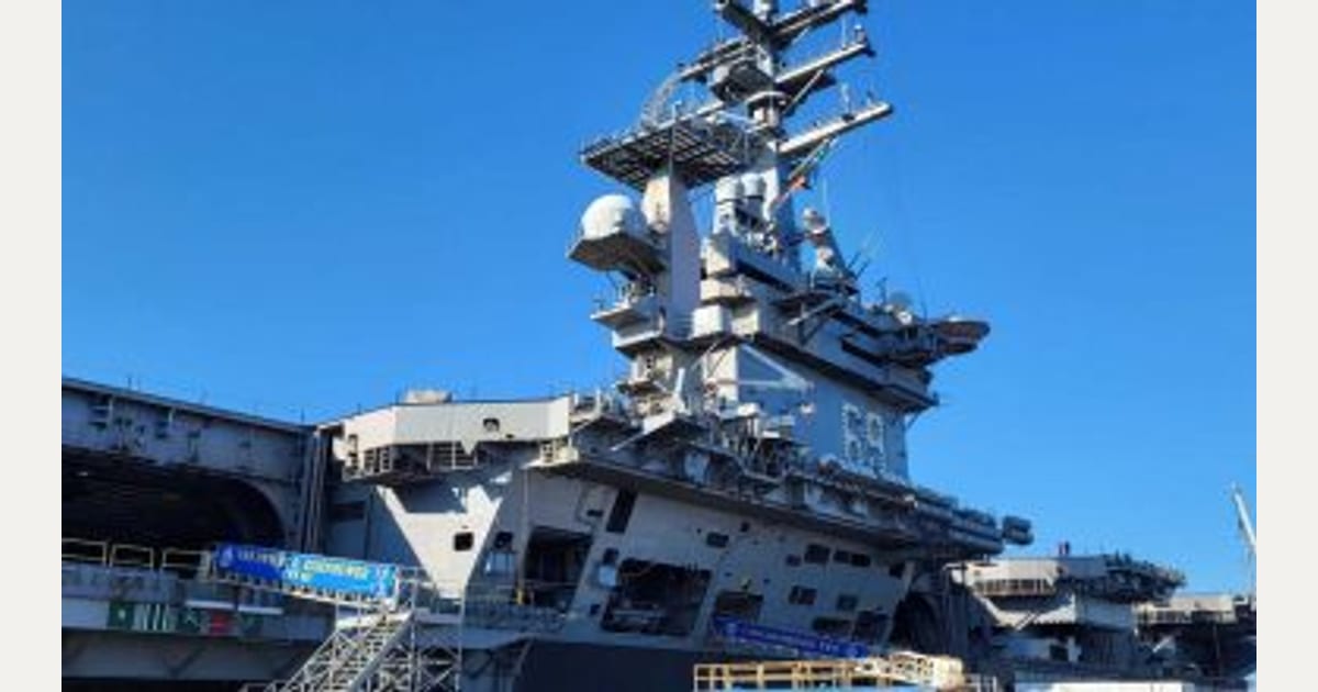 Αεροπλανοφόρο Eisenhower: 4 ναύτες τραυματίστηκαν – 2 πιλότοι εκτινάχθηκαν