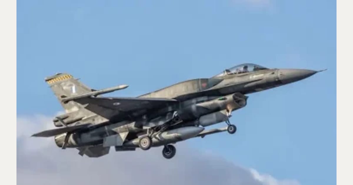 Ελληνικά F-16 πάνω από τη Λευκωσία ενόψει της παρέλασης (βίντεο)