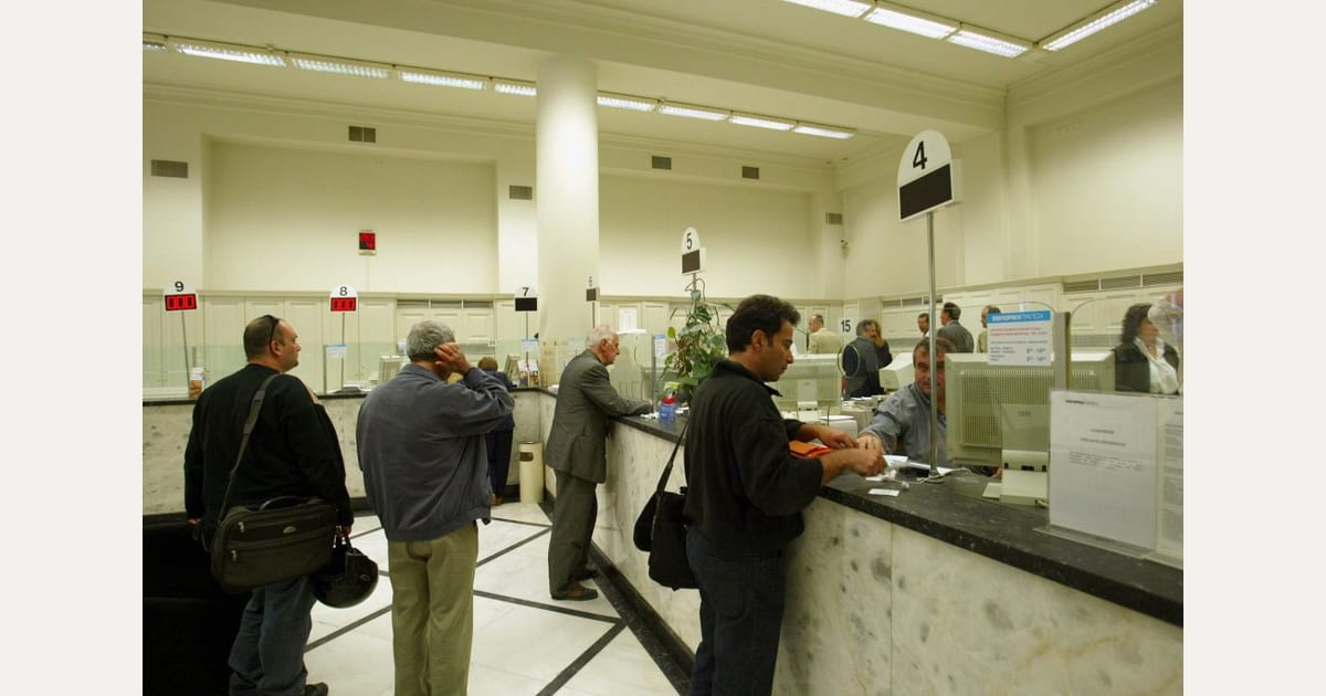 ΕΚΑΤΟΜΜΥΡΙΑ ΠΟΛΙΤΕΣ ΑΠΟΚΛΕΙΣΜΕΝΟΙ ΑΠΟ ΤΙΣ ΤΡΑΠΕΖΕΣ