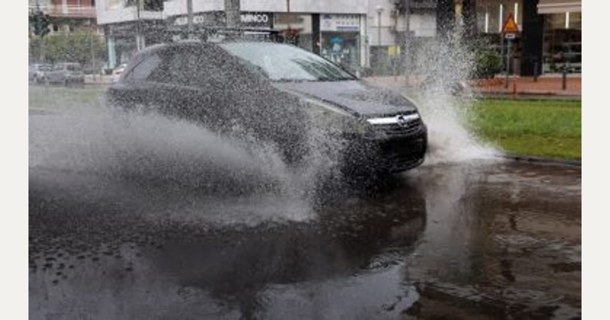 ΕΜΥ: Κόκκινη προειδοποίηση για ισχυρές βροχές και καταιγίδες – Πού θα χτυπήσει η κακοκαιρία