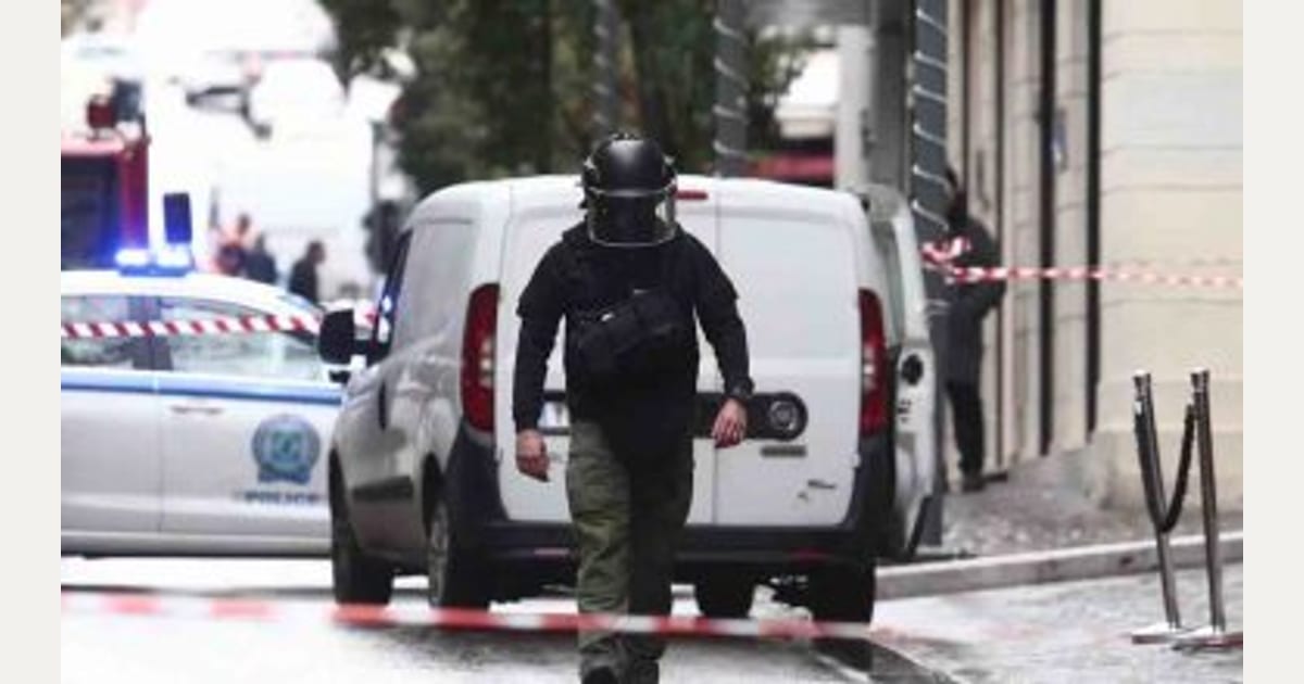 Ύποπτο σακίδιο στο Σύνταγμα – Κλειστοί δρόμοι στο κέντρο