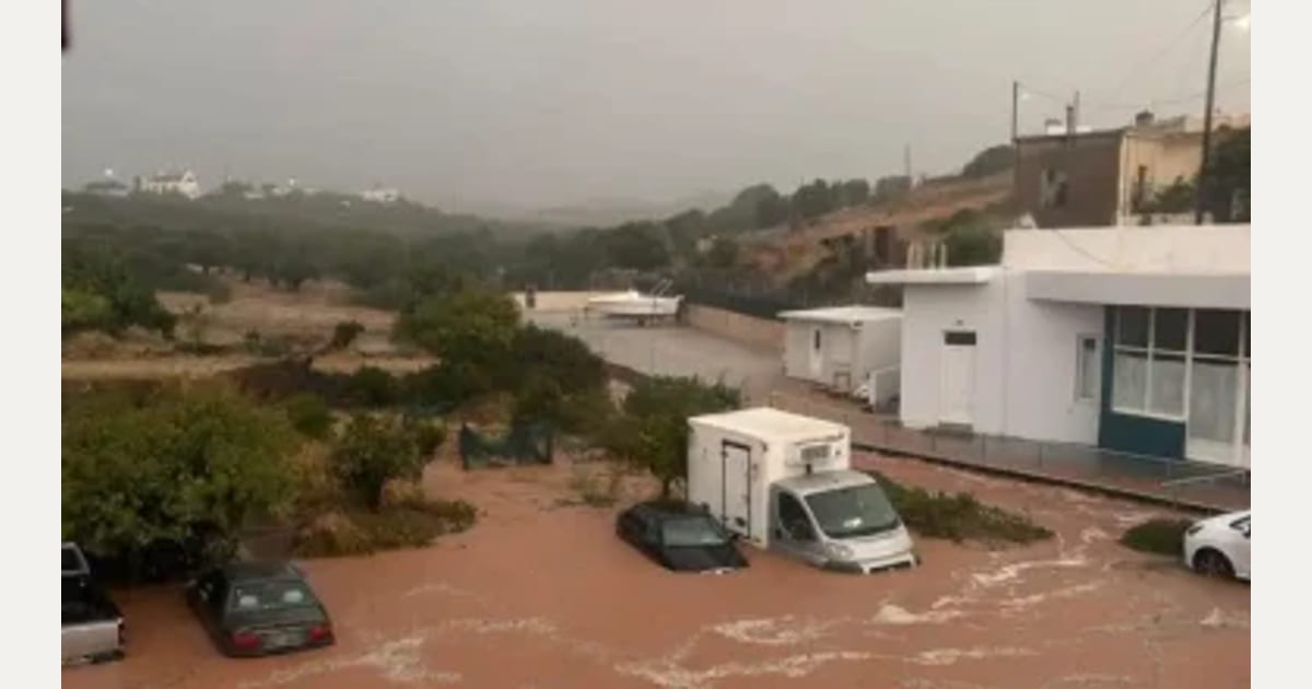 Κρήτη: Πλημμύρισαν σπίτια και δρόμοι – Αυτοκίνητα «βούλιαξαν» στα λασπόνερα (φώτο-βίντεο)