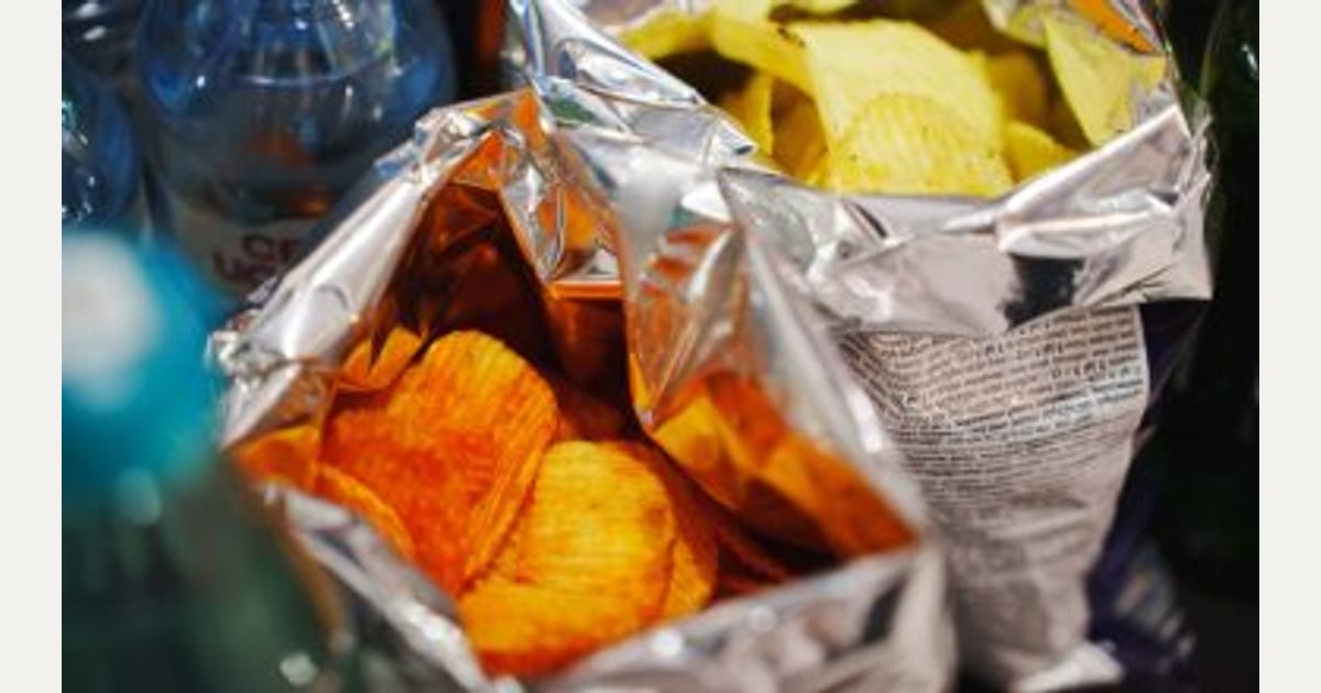 Γιατί τα σακουλάκια με τα πατατάκια είναι γεμάτα «αέρα» – Ο πραγματικός λόγος θα σας εκπλήξει