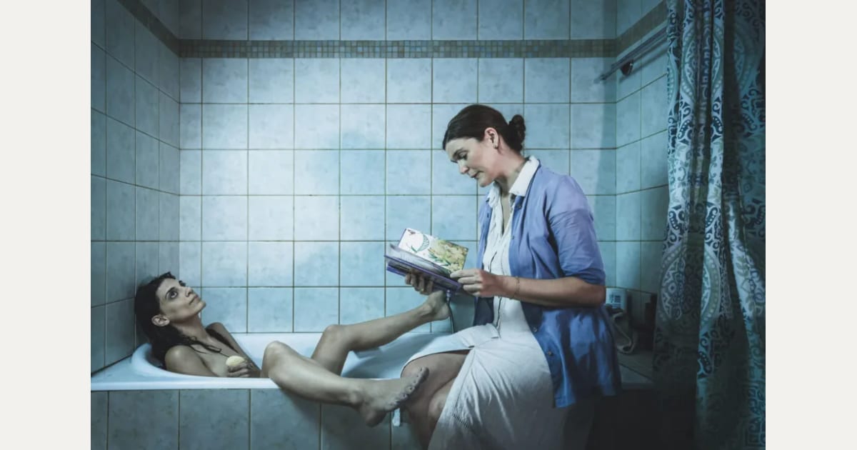 «Οι σεξουαλικές νευρώσεις των γονιών μας»: Μια σύγχρονη ανάγνωση για την επιθυμία στο Θέατρο του Νέου Κόσμου