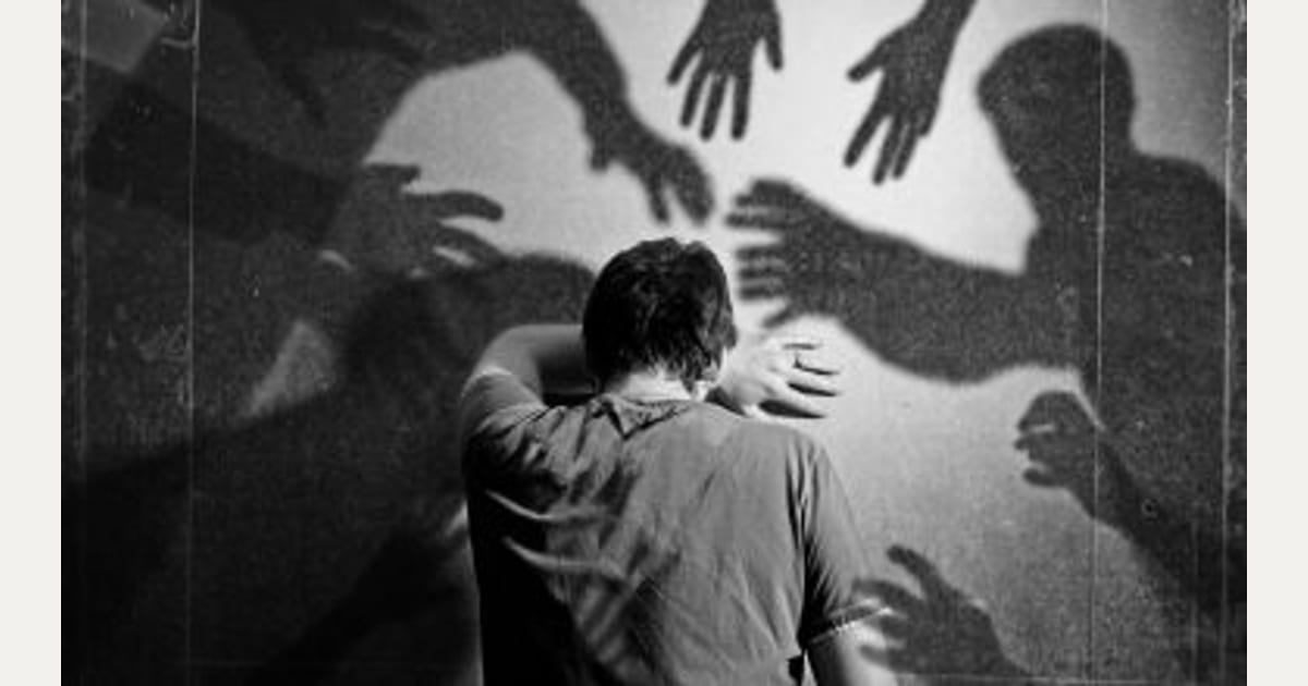 Παράξενο φαινόμενο: Νιώθεις ότι κάποιος βρίσκεται πίσω σου… ενώ είσαι μόνος