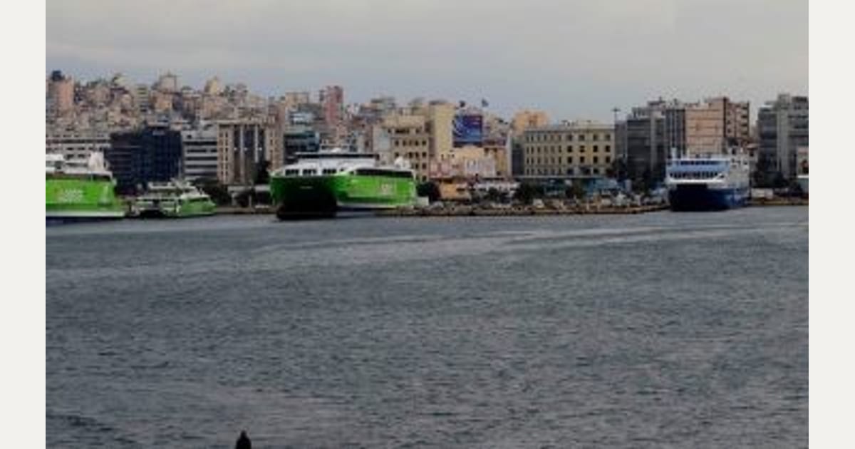 Ακτοπλοΐα: Σταδιακά επανέρχονται τα δρομολόγια από τα λιμάνια της Αττικής